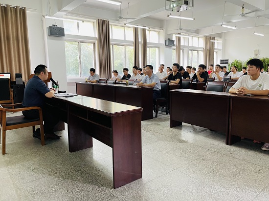 说明: C:\Users\Administrator\Desktop\金年会jinnianhuicom举办学习习近平总书记“七一”重要讲话精神宣讲报告会\金年会jinnianhuicom举办学习习近平总书记“七一”重要讲话精神宣讲报告会\25e4420d163fadb89472e724782a06a.jpg