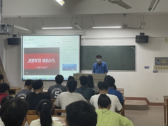 说明: C:\Users\Administrator\Desktop\金年会jinnianhuicom开展大学生征兵宣传工作2022.4.11\1.jpg