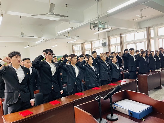 说明: C:\Users\Administrator\Desktop\金年会jinnianhuicom召开第五次学生代表大会2021.10.21\金年会jinnianhuicom召开第五次学生代表大会2021.10.21\3.jpg