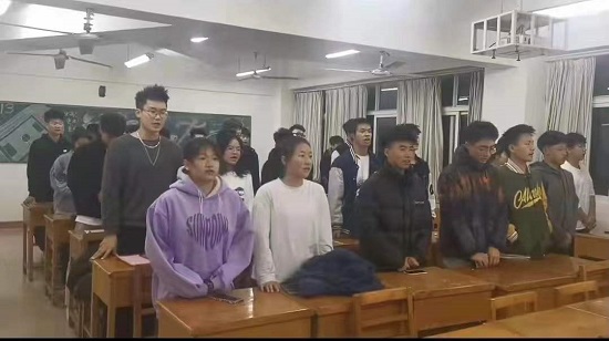 说明: C:\Users\Administrator\Desktop\金年会jinnianhuicom组织师生传唱主题歌曲《领航》2022.1.4\金年会jinnianhuicom组织师生传唱主题歌曲《领航》2022.1.4\1.jpg