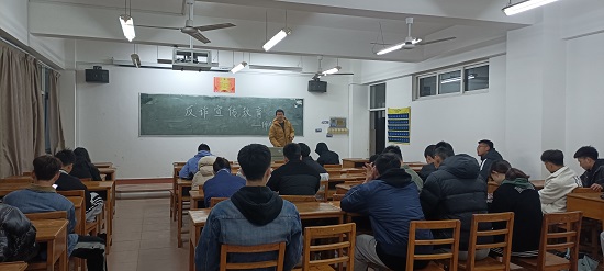 说明: C:\Users\Administrator\Desktop\金年会jinnianhuicom开展反诈宣传教育主题班会2022.3.21\775cebb5d8205e40dae0a5e7733f909.jpg